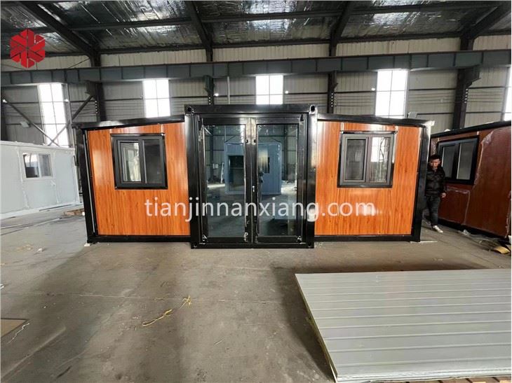 Expandable Container Cabin